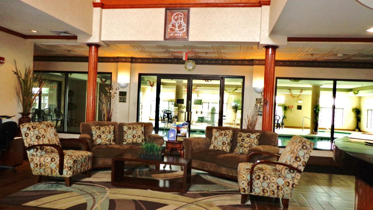 Inn & Suites Мерилвил Екстериор снимка
