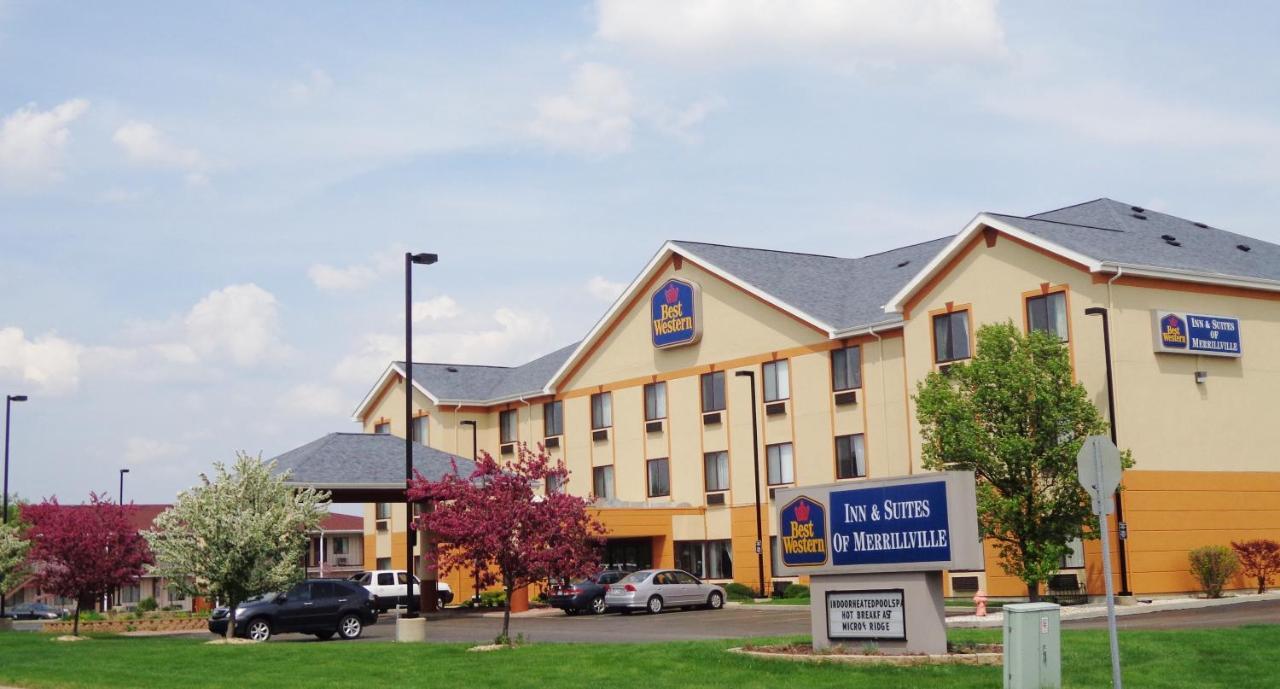Inn & Suites Мерилвил Екстериор снимка