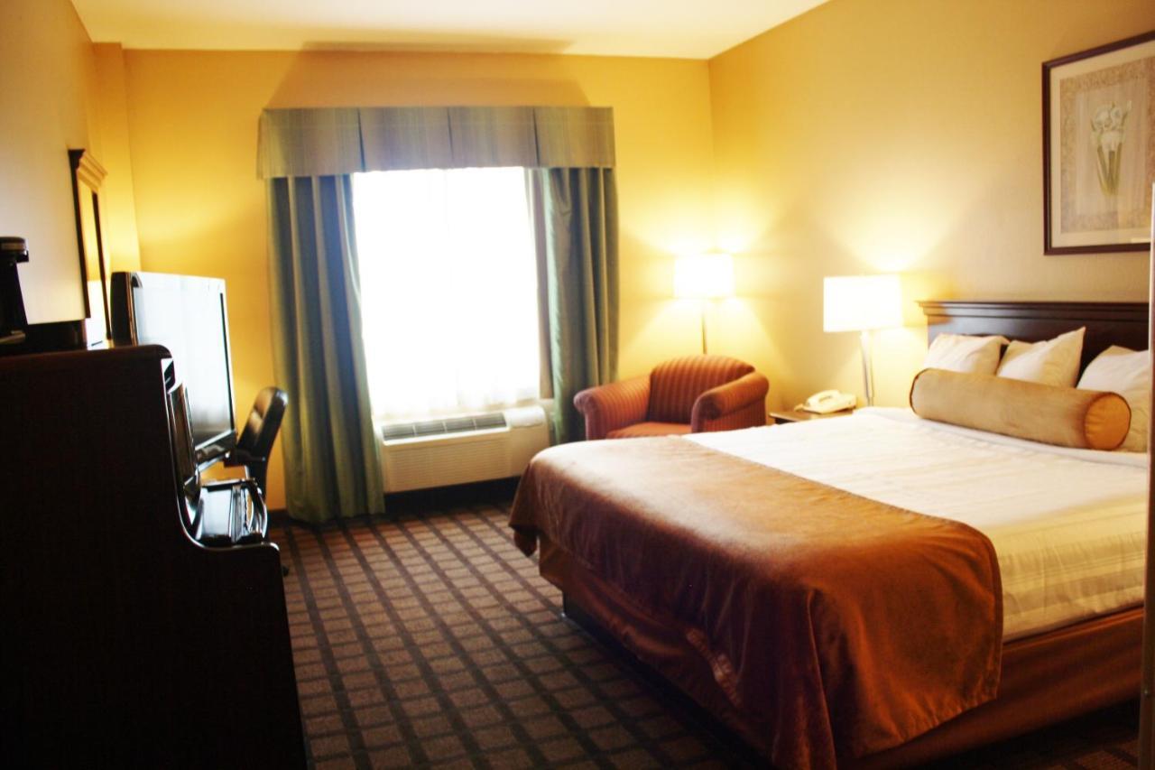 Inn & Suites Мерилвил Екстериор снимка