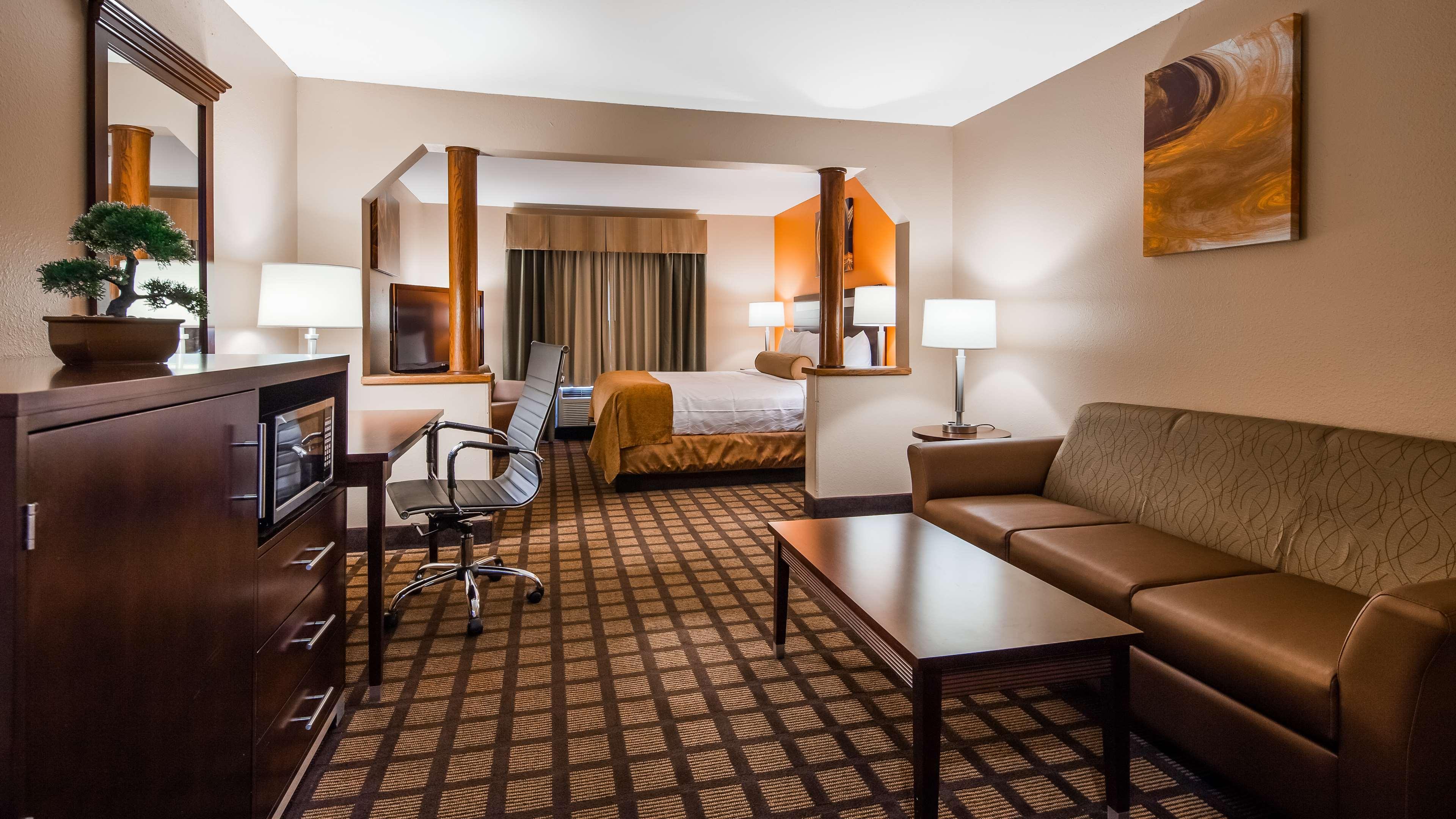 Inn & Suites Мерилвил Екстериор снимка