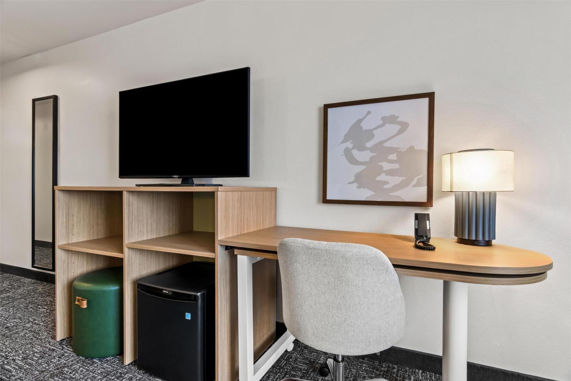 Inn & Suites Мерилвил Екстериор снимка