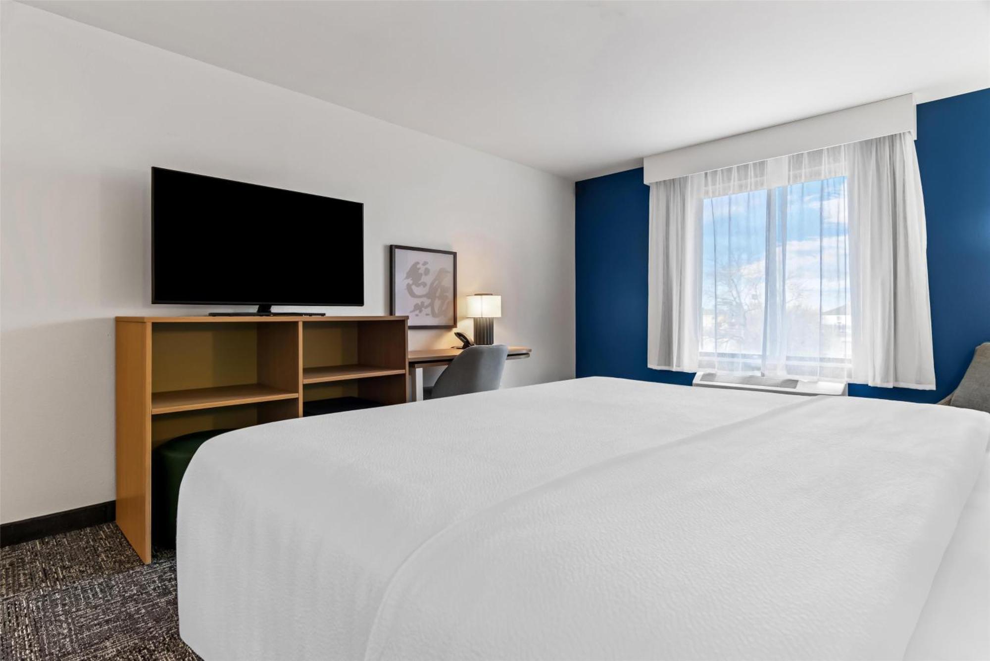 Inn & Suites Мерилвил Екстериор снимка